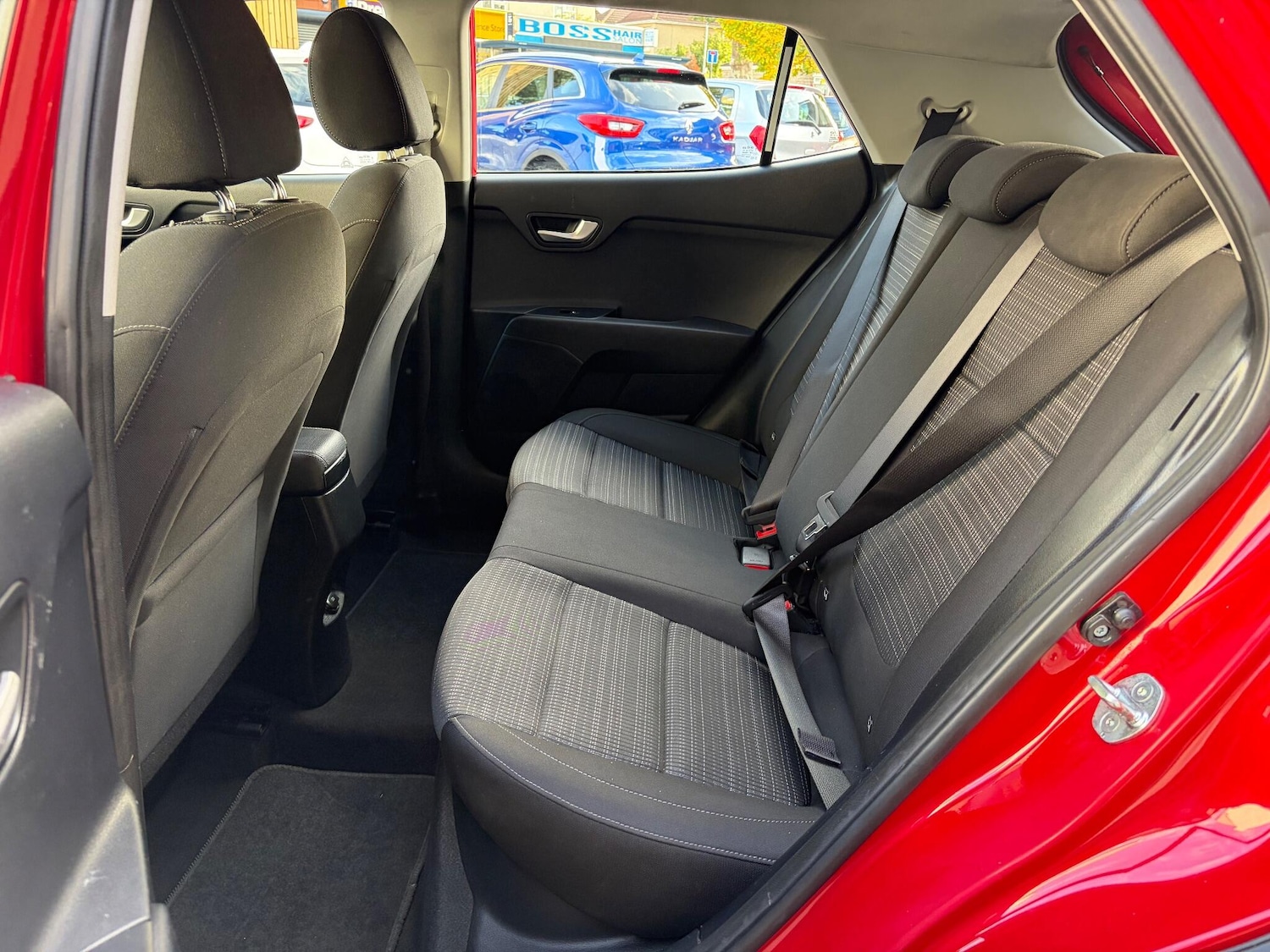 Used Kia Stonic 2018 for sale - 76377479: Photo 28