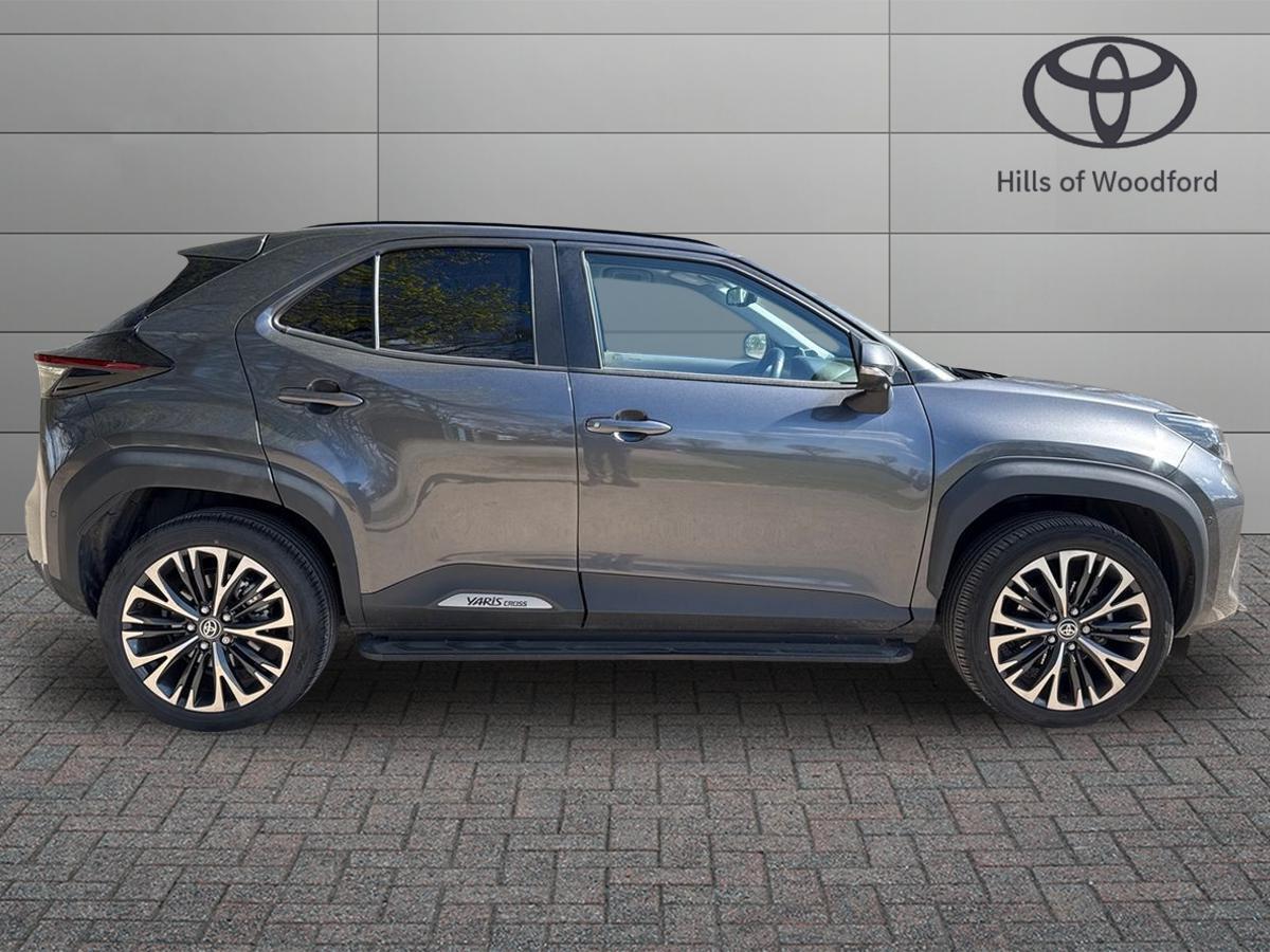 Used Toyota Yaris Cross 2024 for sale - 78170323: Photo 2