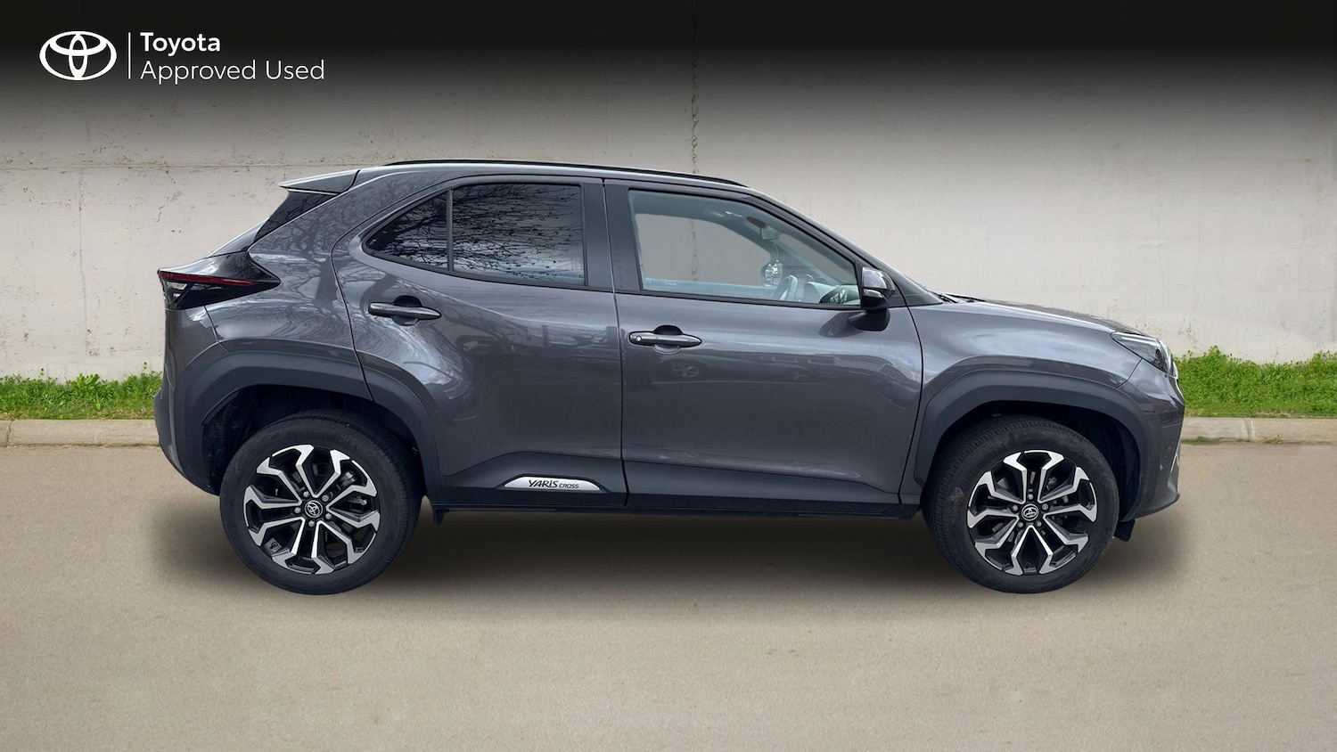 Used Toyota Yaris Cross 2024 for sale - 78170403: Photo 2