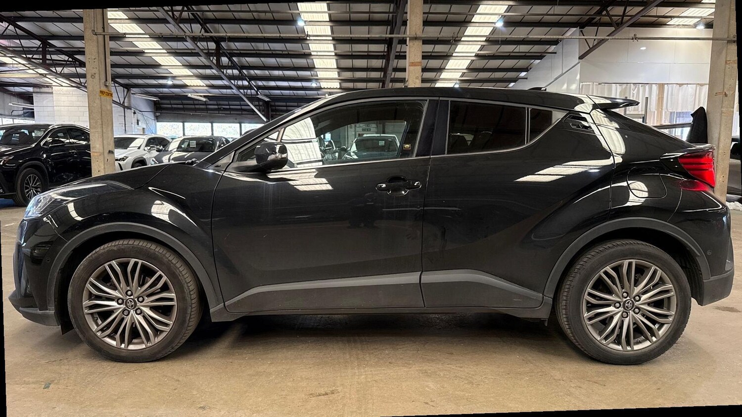 Used Toyota C-HR 2023 for sale - 78170494: Photo 6