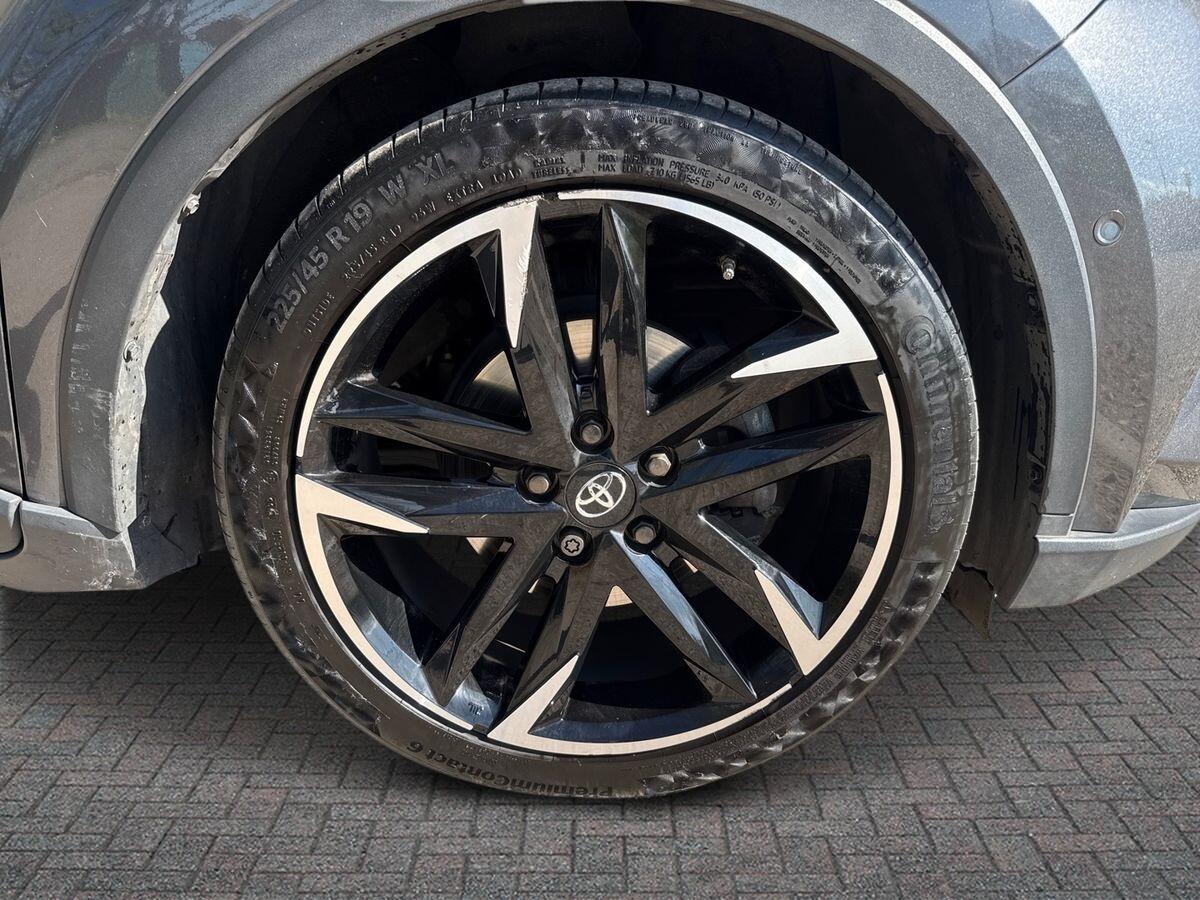 Used Toyota C-HR 2023 for sale - 78170589: Photo 11