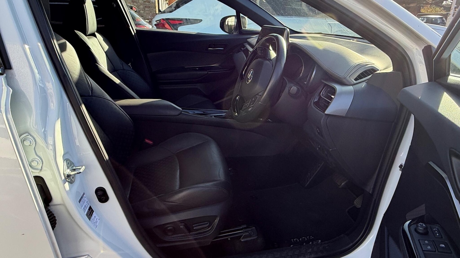 Used Toyota C-HR 2022 for sale - 78170593: Photo 4