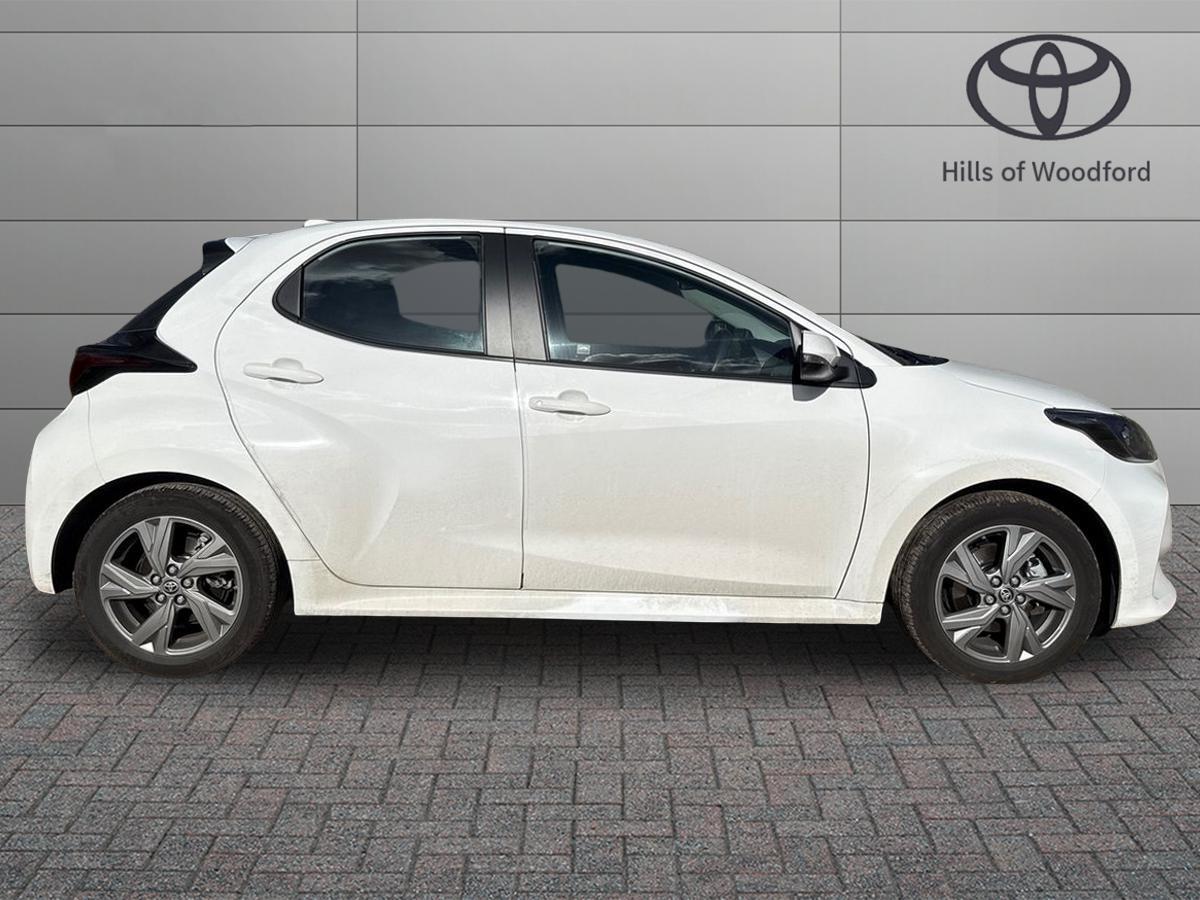 Used Toyota Yaris 2024 for sale - 78170081: Photo 2
