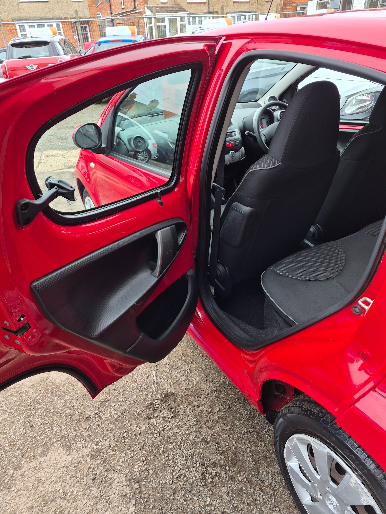 Used Peugeot 107 2014 for sale - 77637007: Photo 10