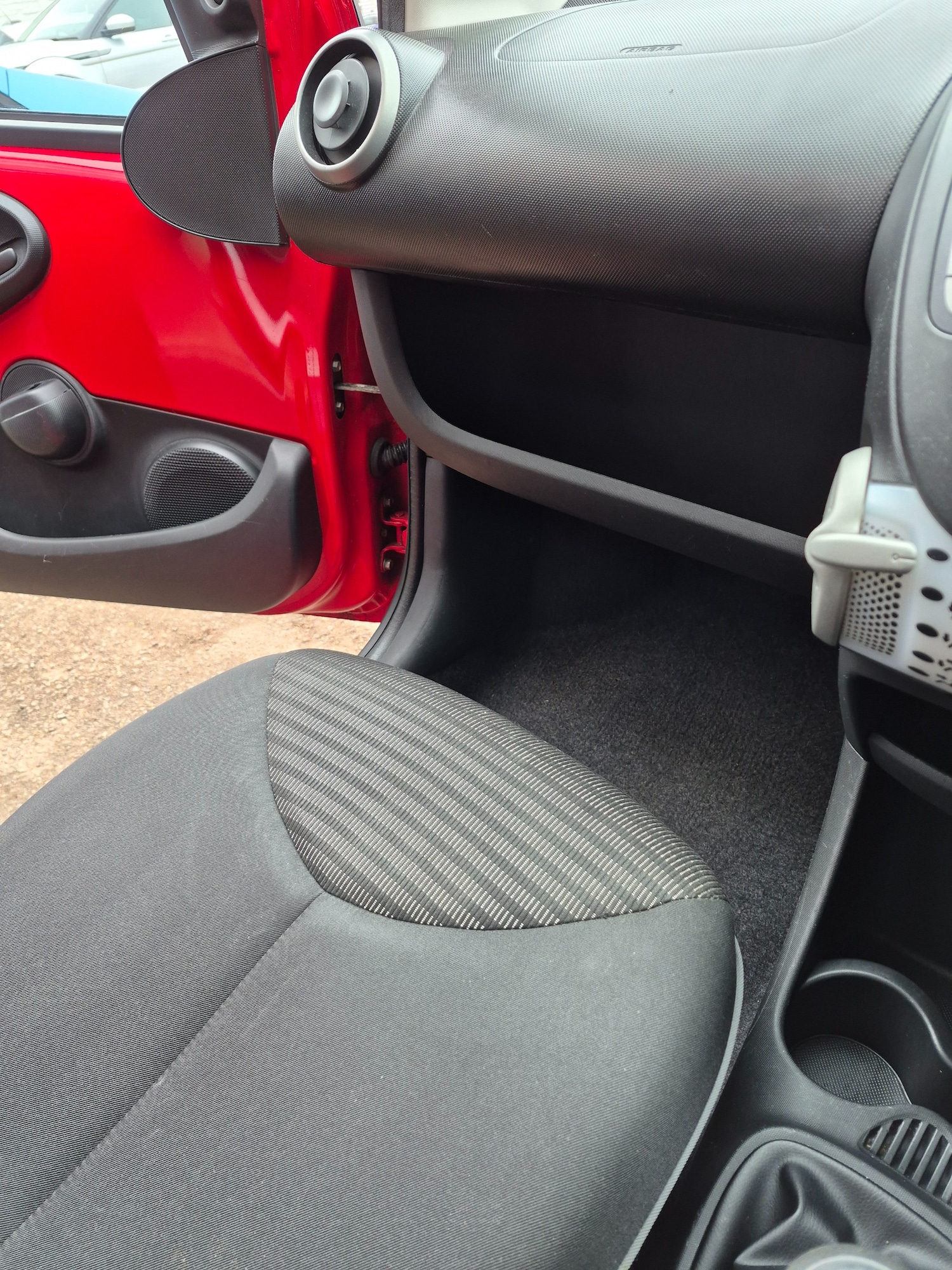 Used Peugeot 107 2014 for sale - 77637007: Photo 16