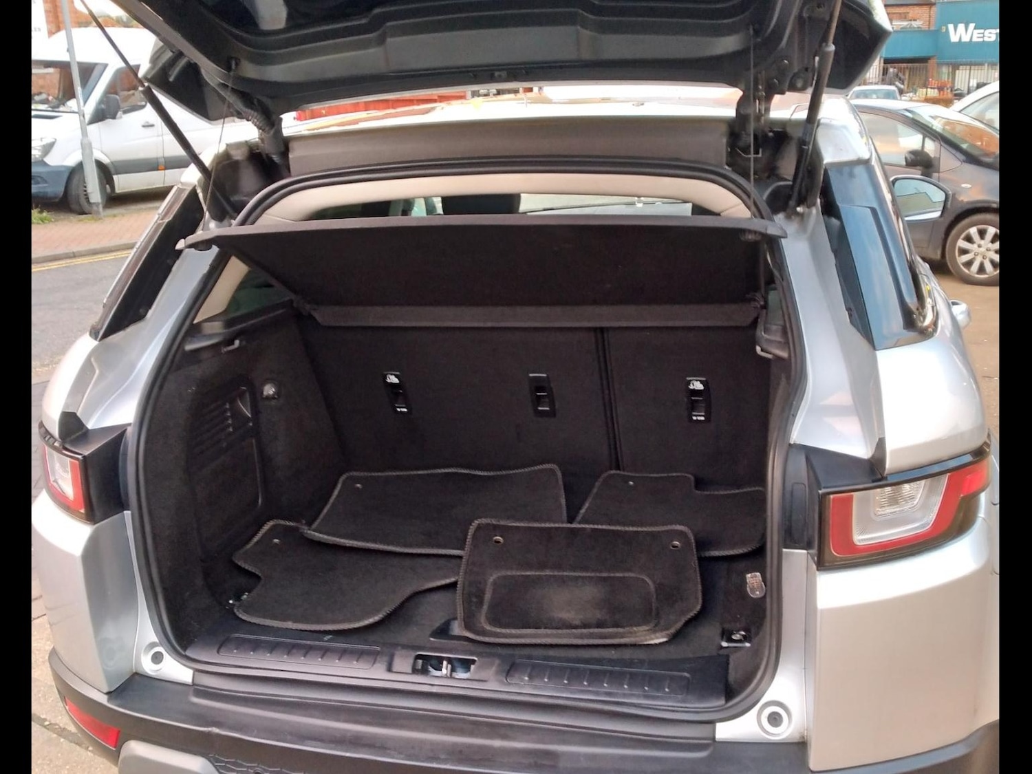 Used Land Rover Range Rover Evoque 2017 for sale - 69521352: Photo 14