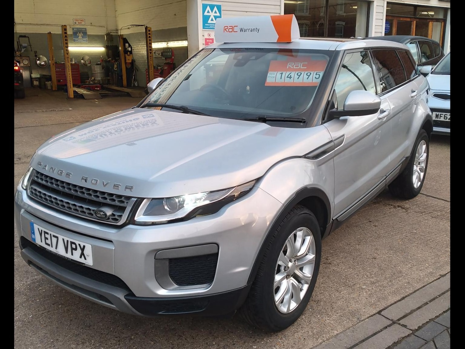 Used Land Rover Range Rover Evoque 2017 for sale - 69521352: Photo 3