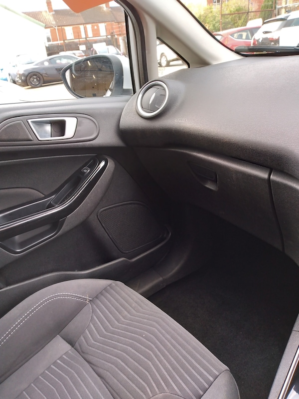Used Ford Fiesta 2015 for sale - 74899991: Photo 12