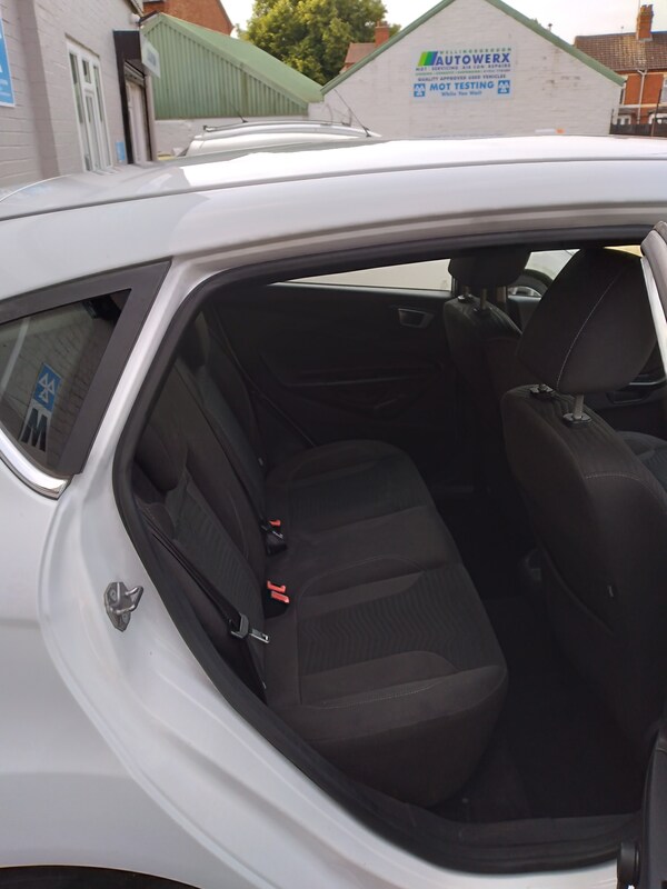 Used Ford Fiesta 2015 for sale - 74899991: Photo 16