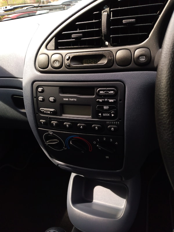 Used Ford Fiesta 1998 for sale - 74981602: Photo 12