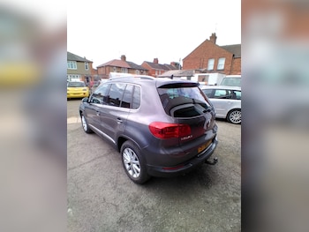 Used Volkswagen Tiguan 2011 for sale - 75679873: Photo