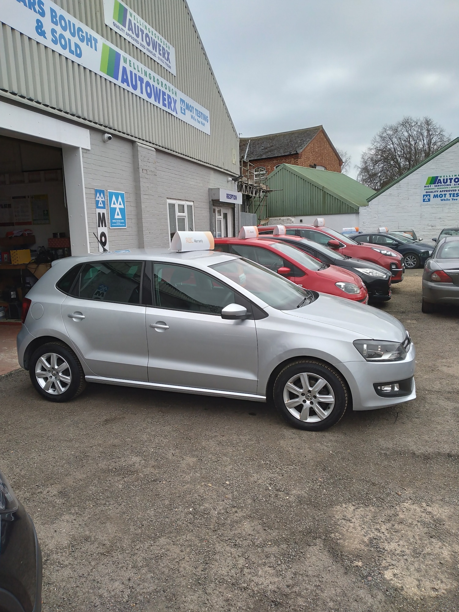 Used Volkswagen Polo 2011 for sale - 76577736: Photo 2
