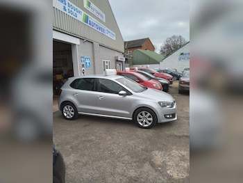 Used Volkswagen Polo 2011 for sale - 76577736: Photo