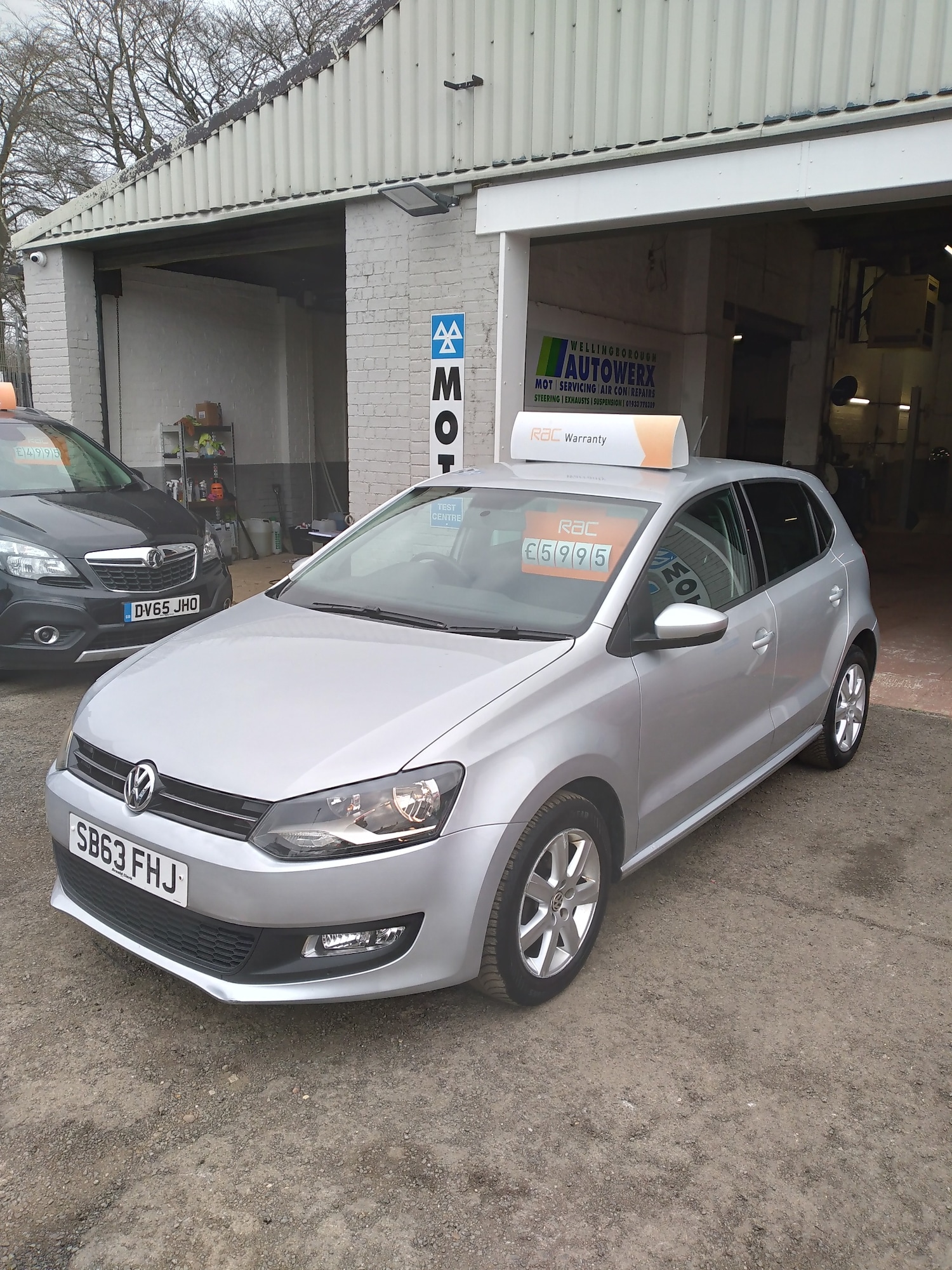 Used Volkswagen Polo 2011 for sale - 76577736: Photo 4
