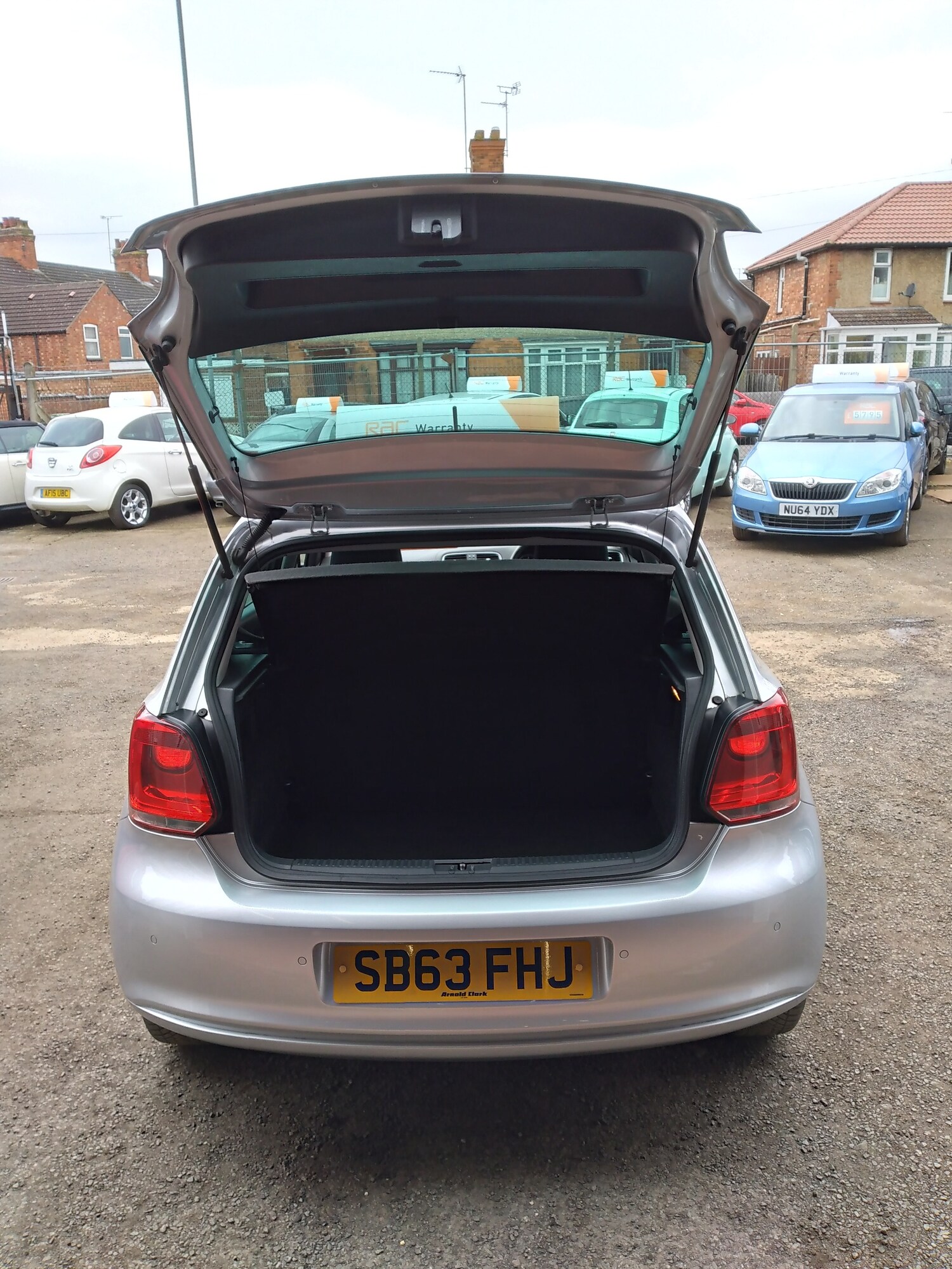 Used Volkswagen Polo 2011 for sale - 76577736: Photo 6