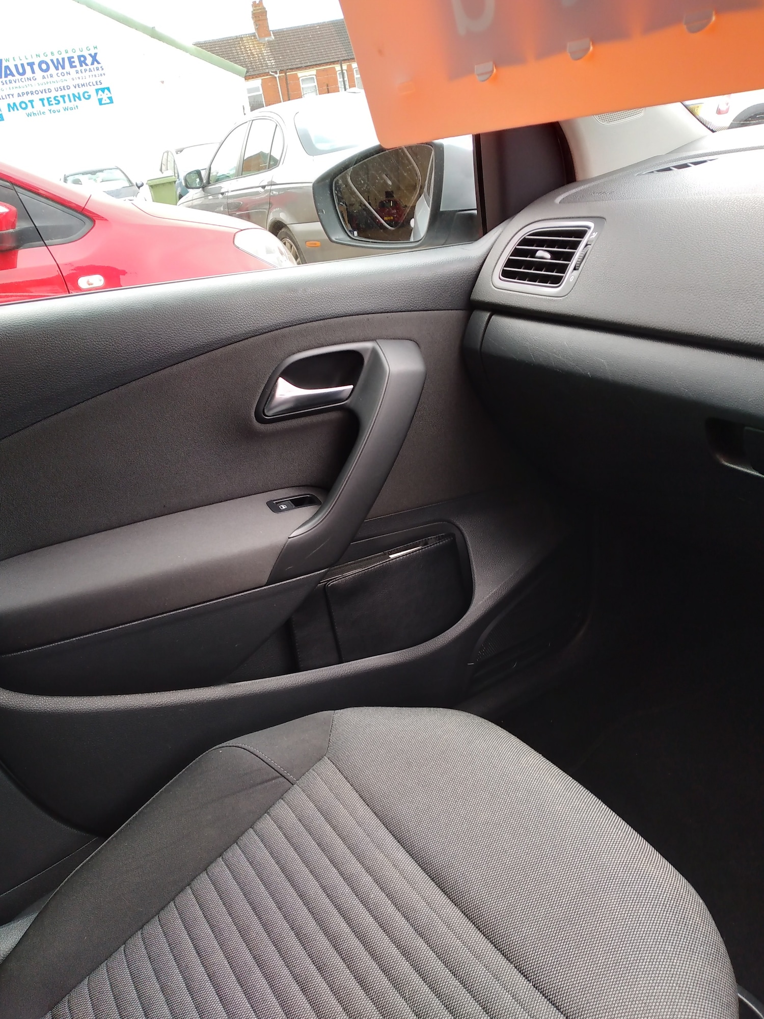 Used Volkswagen Polo 2011 for sale - 76577736: Photo 9