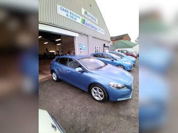 Used Volvo V40 2016 for sale - 77434692: Photo