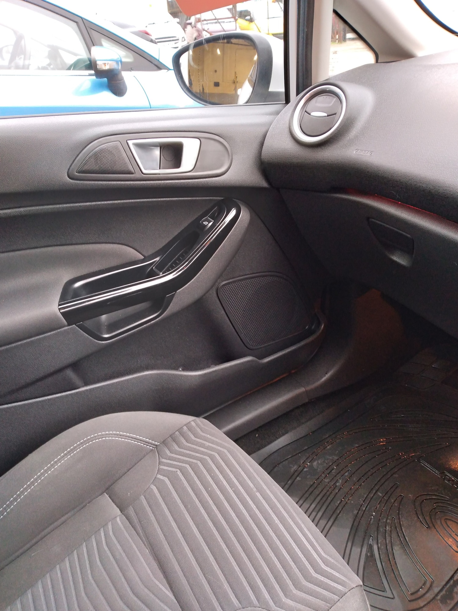 Used Ford Fiesta 2015 for sale - 77069121: Photo 12