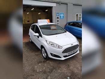 Used Ford Fiesta 2015 for sale - 77069121: Photo