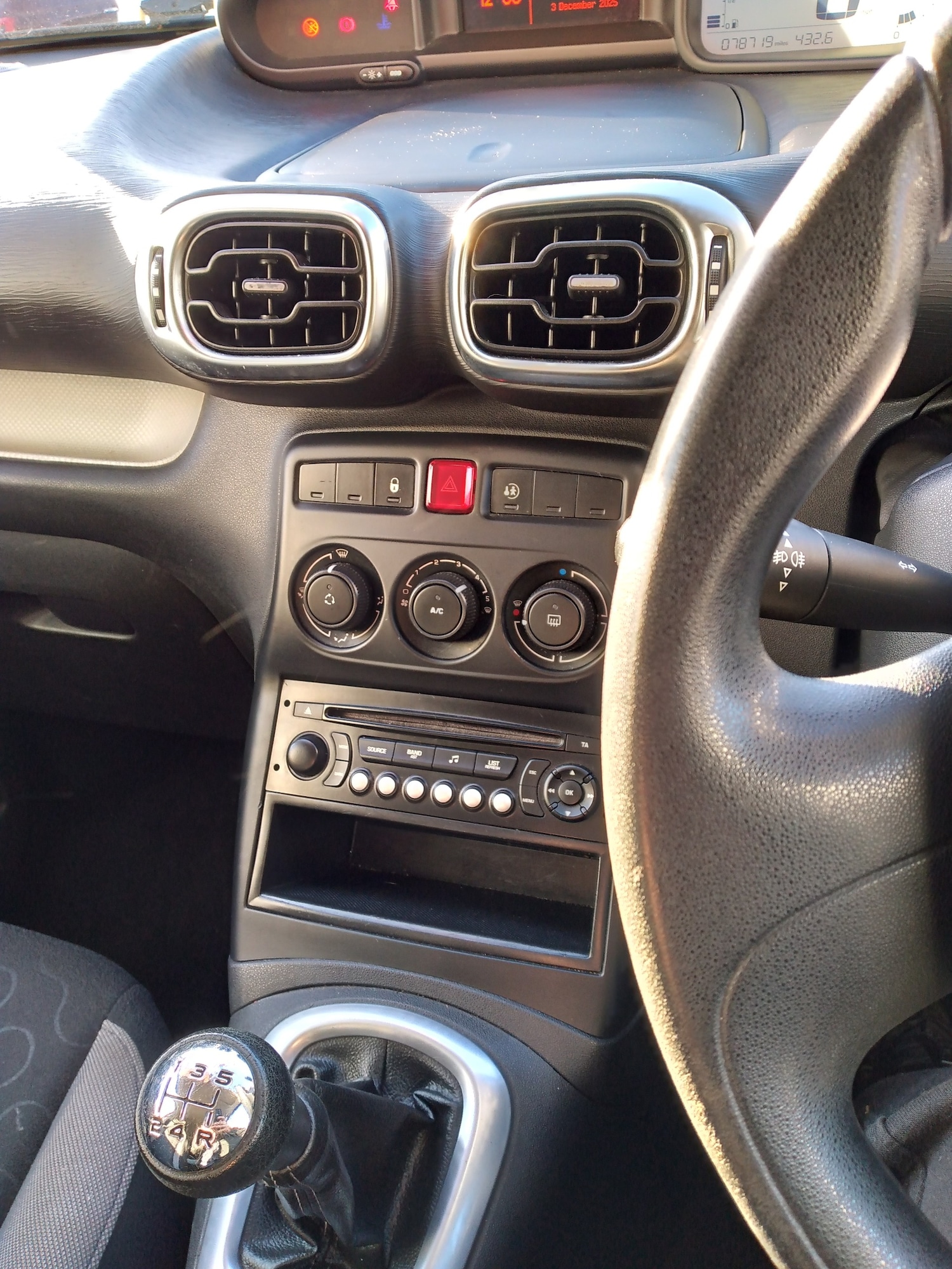 Used Citroen C3 Picasso 2012 for sale - 76792401: Photo 9