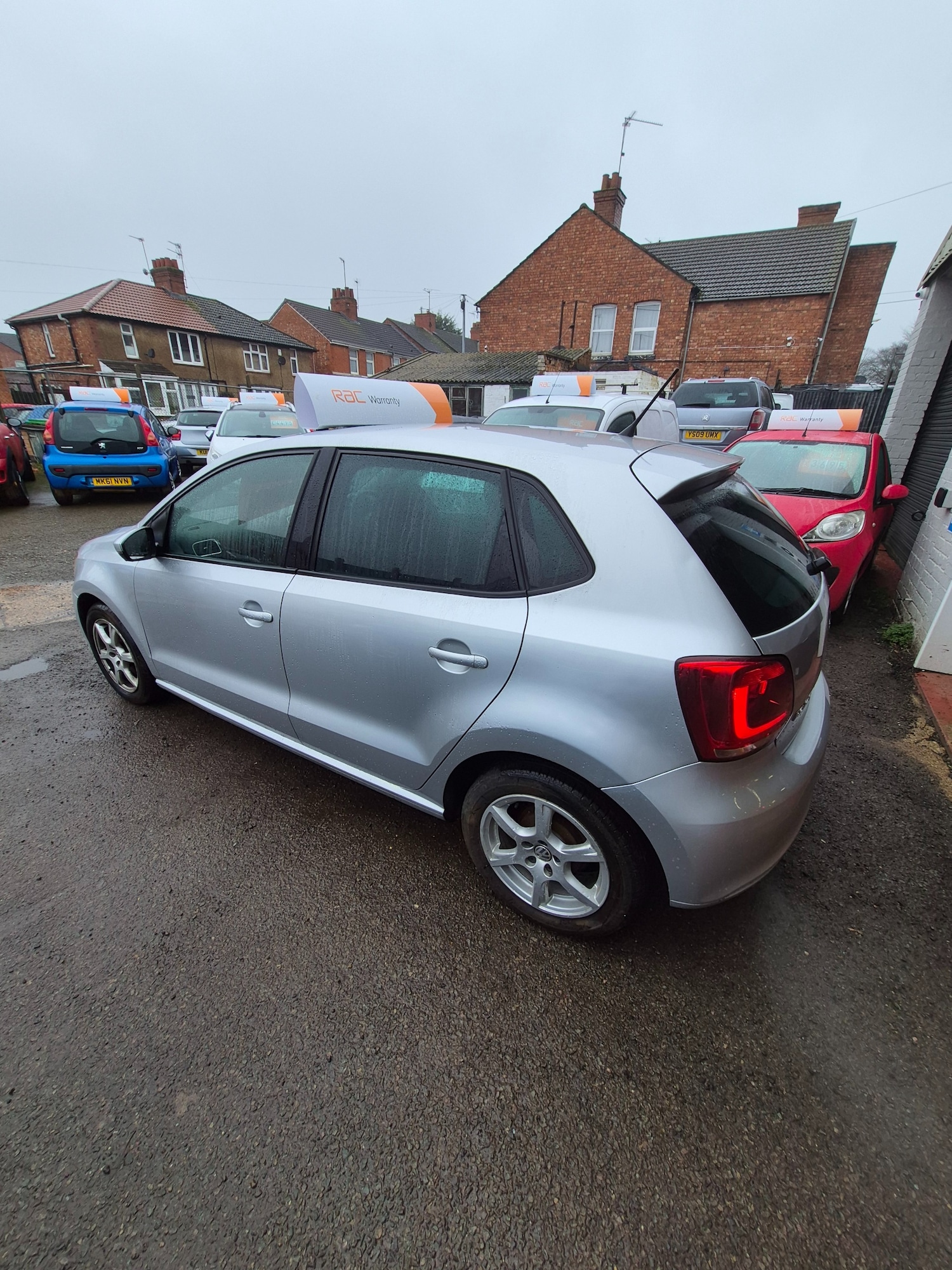 Used Volkswagen Polo 2011 for sale - 77636961: Photo 2