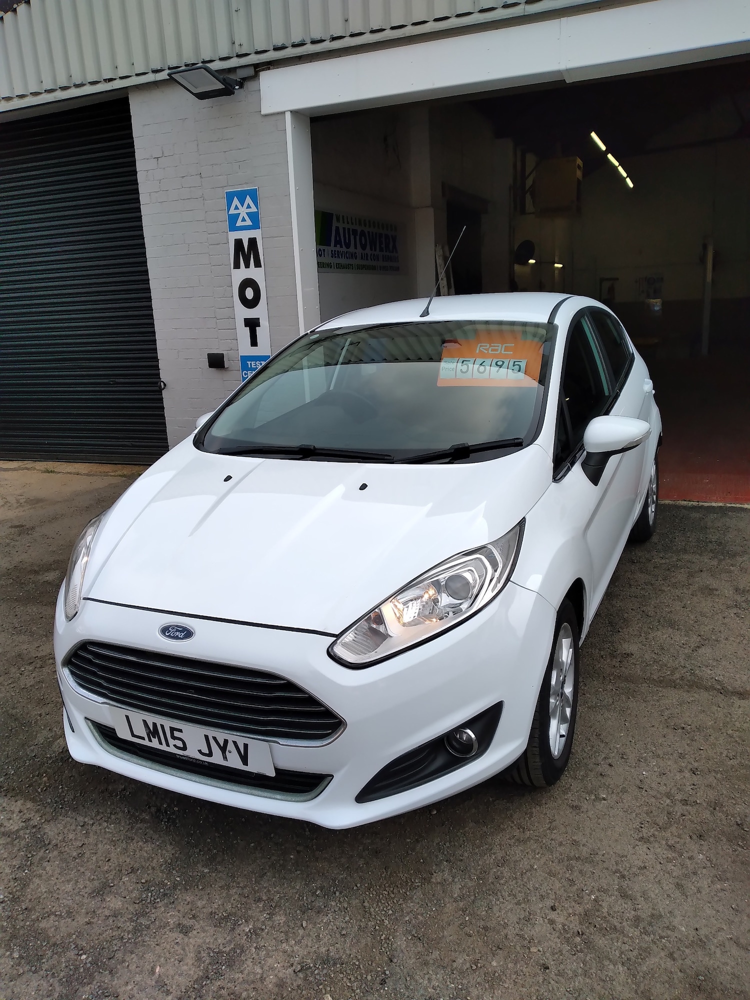 Used Ford Fiesta 2015 for sale - 76576427: Photo 8