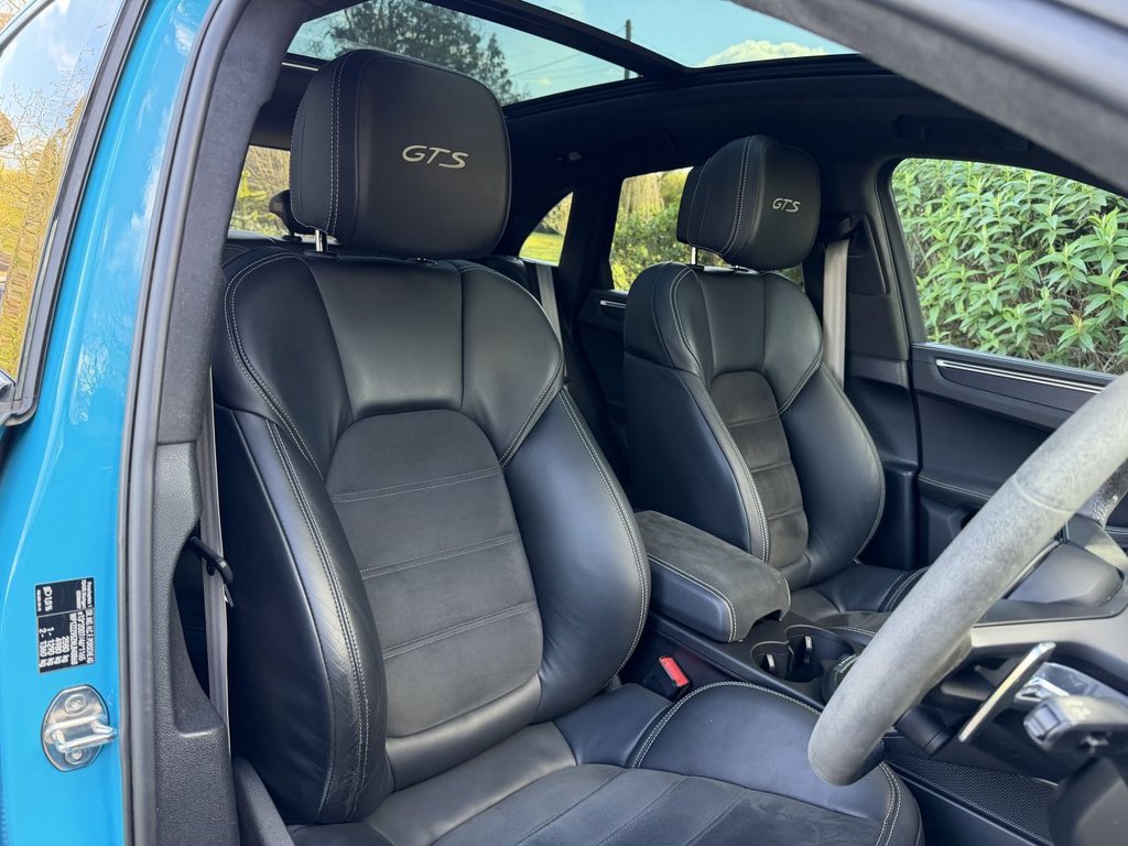 Used Porsche Macan 2022 for sale - 78030023: Photo 11