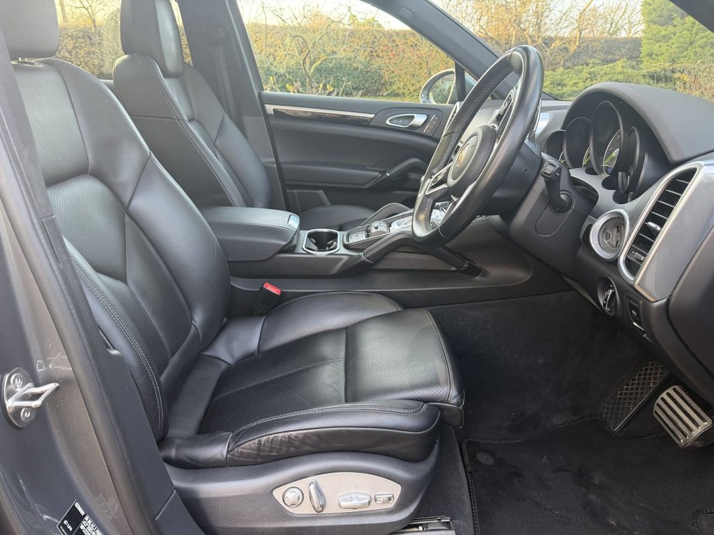 Used Porsche Cayenne 2017 for sale - 77157400: Photo 11