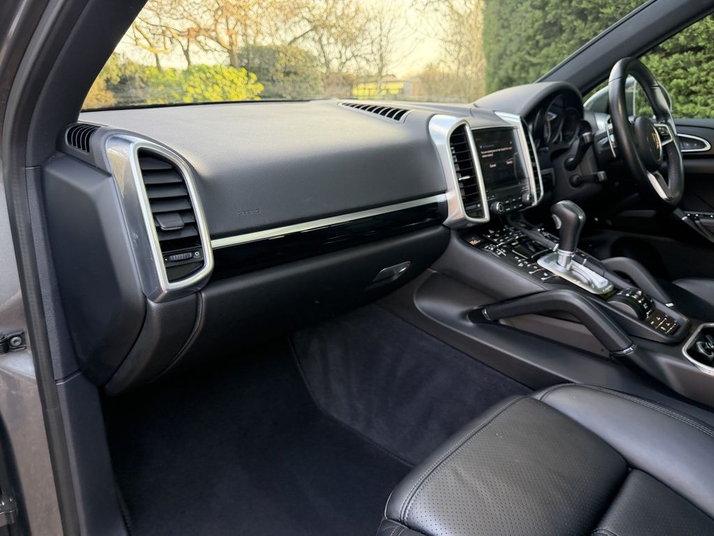 Used Porsche Cayenne 2017 for sale - 77157400: Photo 15