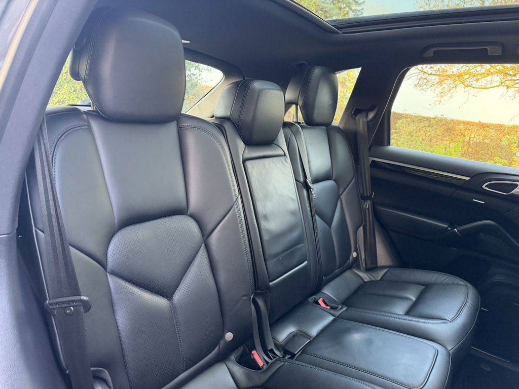 Used Porsche Cayenne 2017 for sale - 77157400: Photo 18