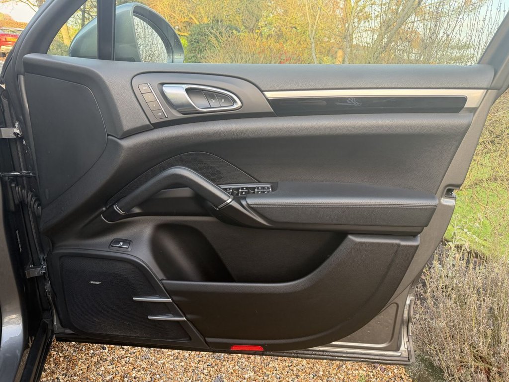 Used Porsche Cayenne 2017 for sale - 77157400: Photo 26