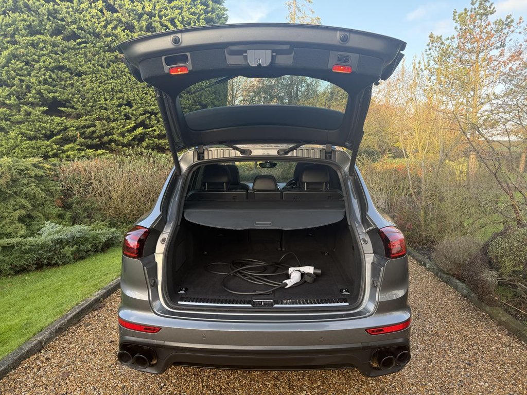 Used Porsche Cayenne 2017 for sale - 77157400: Photo 31