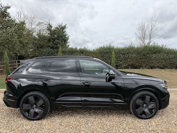Used Volkswagen Touareg 2024 for sale - 79738715: Photo