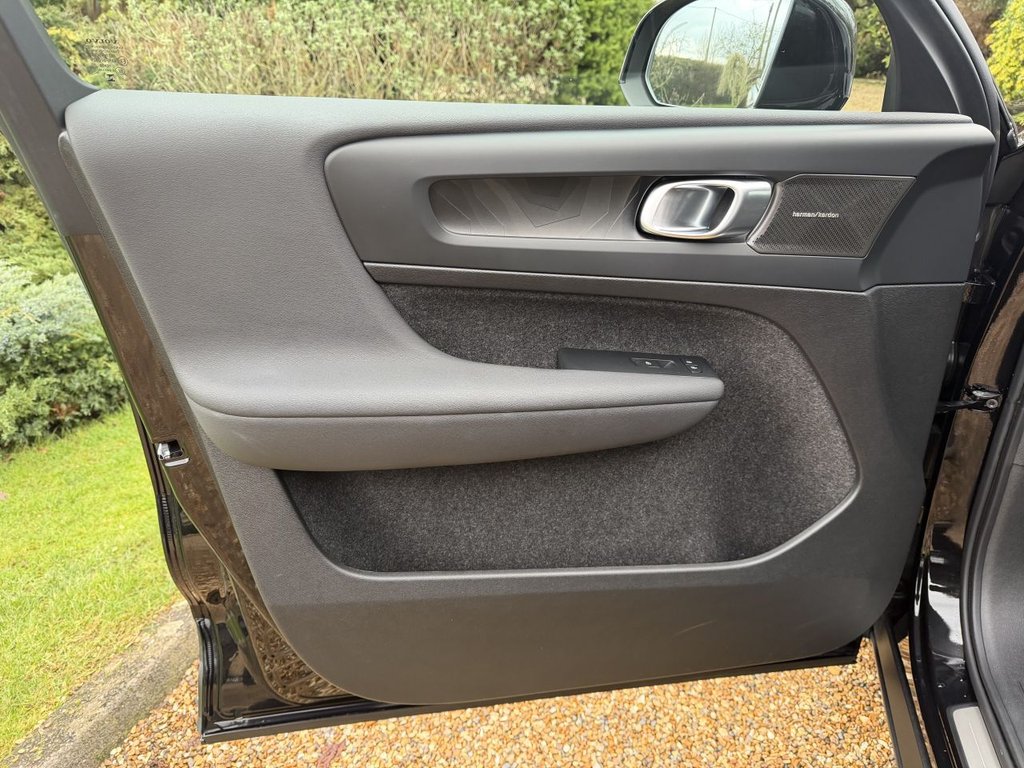 Used Volvo C40 2024 for sale - 77153527: Photo 25