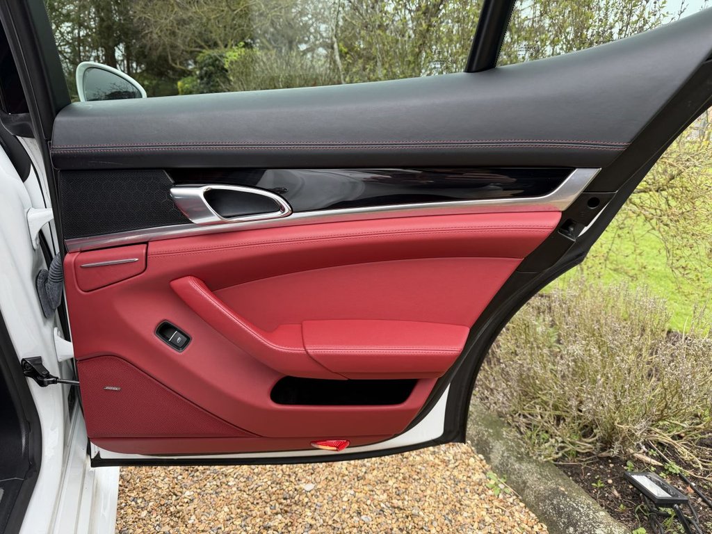 Used Porsche Panamera 2016 for sale - 77920432: Photo 26