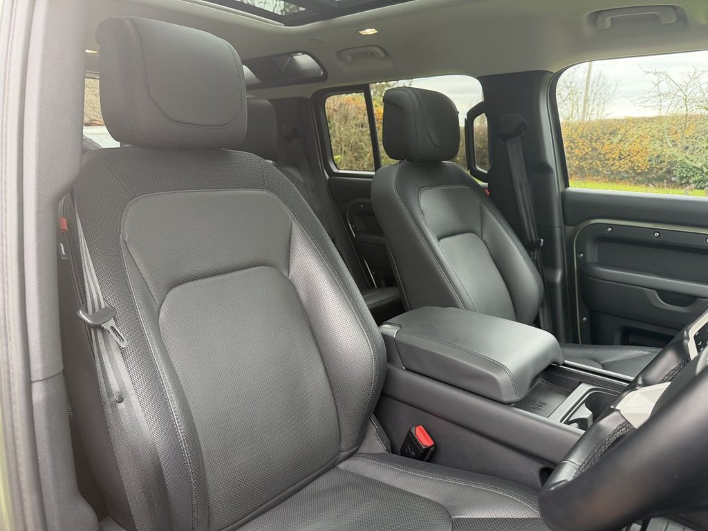 Used Land Rover Defender 2023 for sale - 77153124: Photo 11