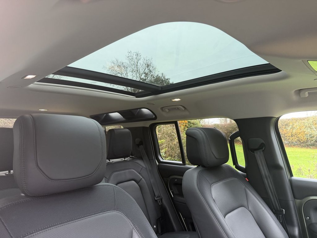 Used Land Rover Defender 2023 for sale - 77153124: Photo 12