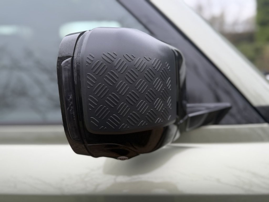 Used Land Rover Defender 2023 for sale - 77153124: Photo 38