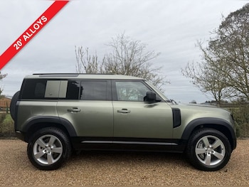 Used Land Rover Defender 2023 for sale - 77153124: Photo