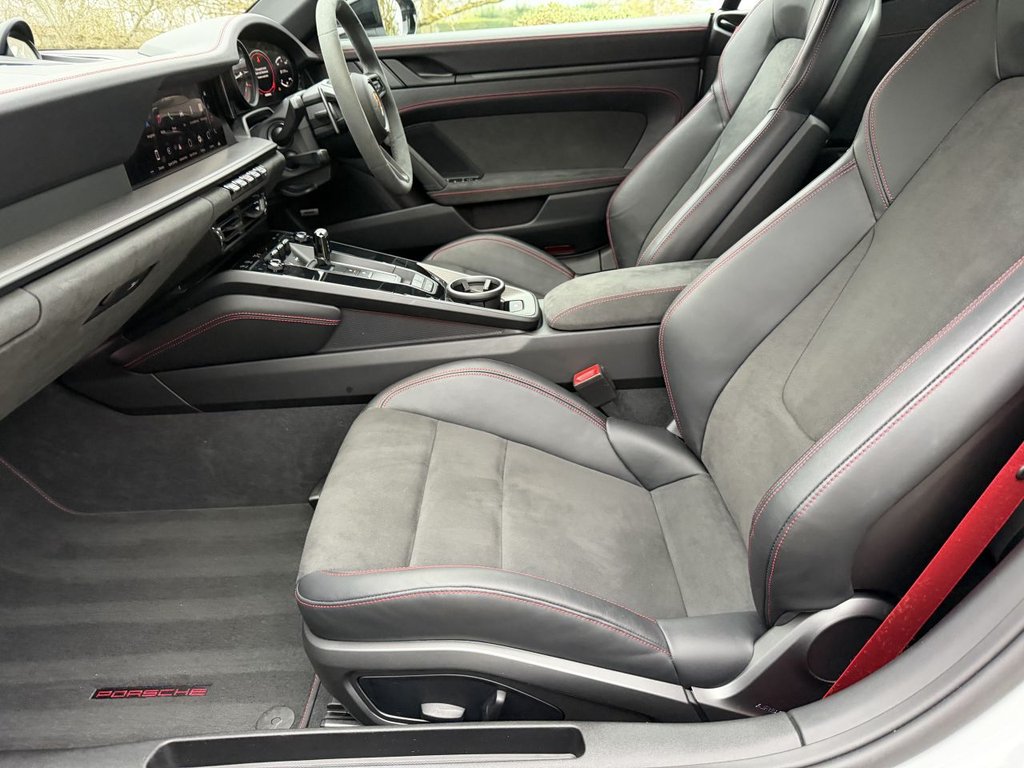 Used Porsche 911 2024 for sale - 77157398: Photo 13