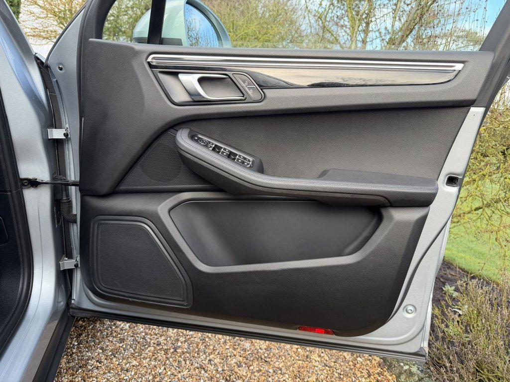 Used Porsche Macan 2019 for sale - 77437073: Photo 22