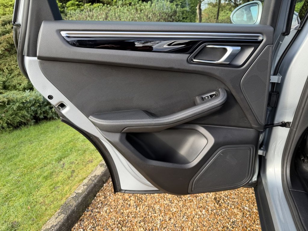 Used Porsche Macan 2019 for sale - 77437073: Photo 25