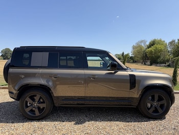 Used Land Rover Defender 110 2024 for sale - 79275979: Photo