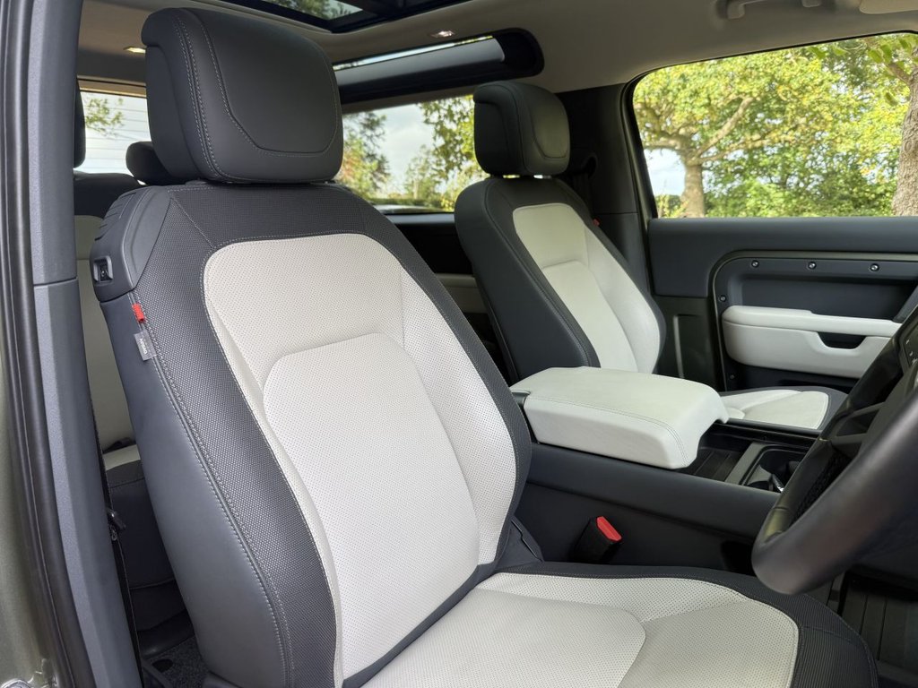 Used Land Rover Defender 90 2024 for sale - 77157402: Photo 14