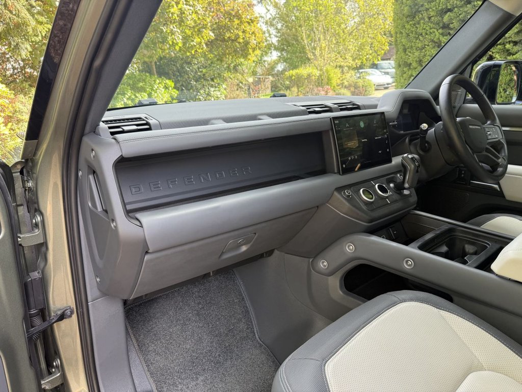Used Land Rover Defender 90 2024 for sale - 77157402: Photo 21
