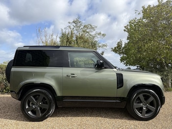 Used Land Rover Defender 90 2024 for sale - 77157402: Photo