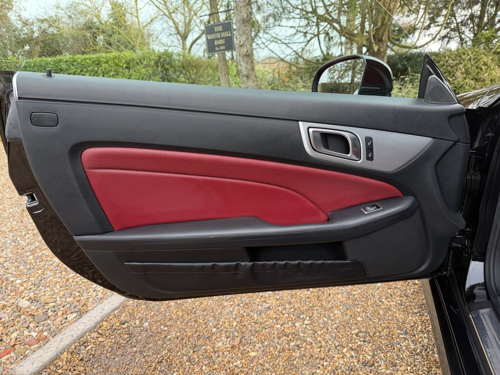 Used Mercedes-Benz SLK 2014 for sale - 78140811: Photo 19