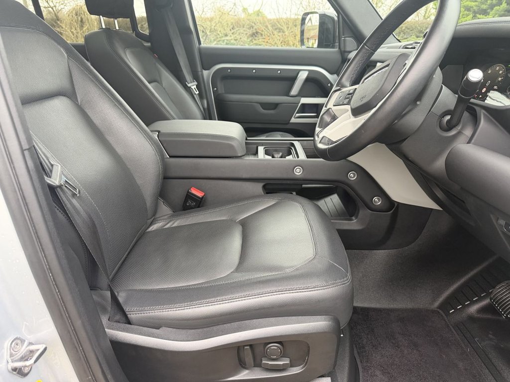 Used Land Rover Defender 110 2023 for sale - 77157401: Photo 10