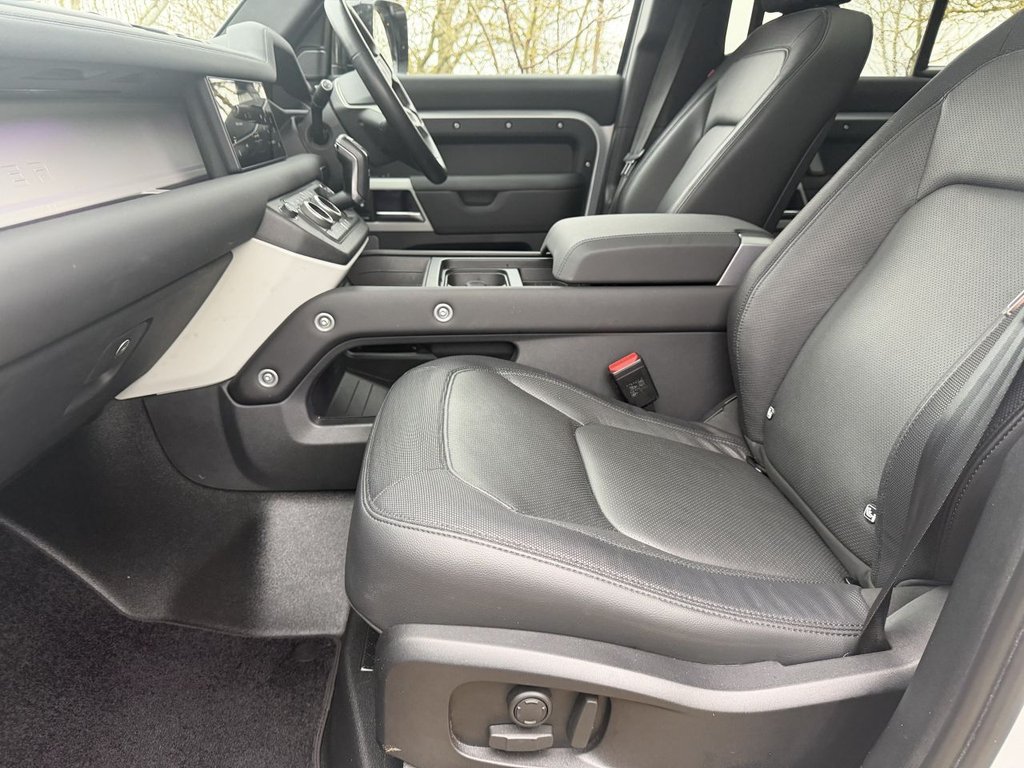 Used Land Rover Defender 110 2023 for sale - 77157401: Photo 13