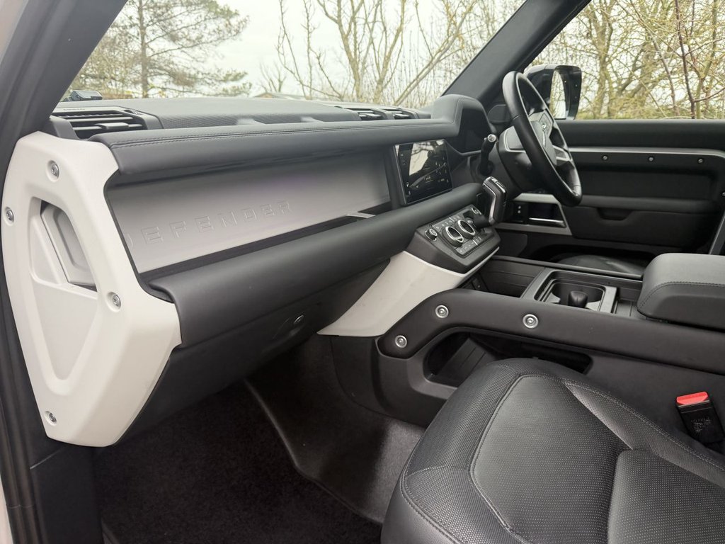 Used Land Rover Defender 110 2023 for sale - 77157401: Photo 14